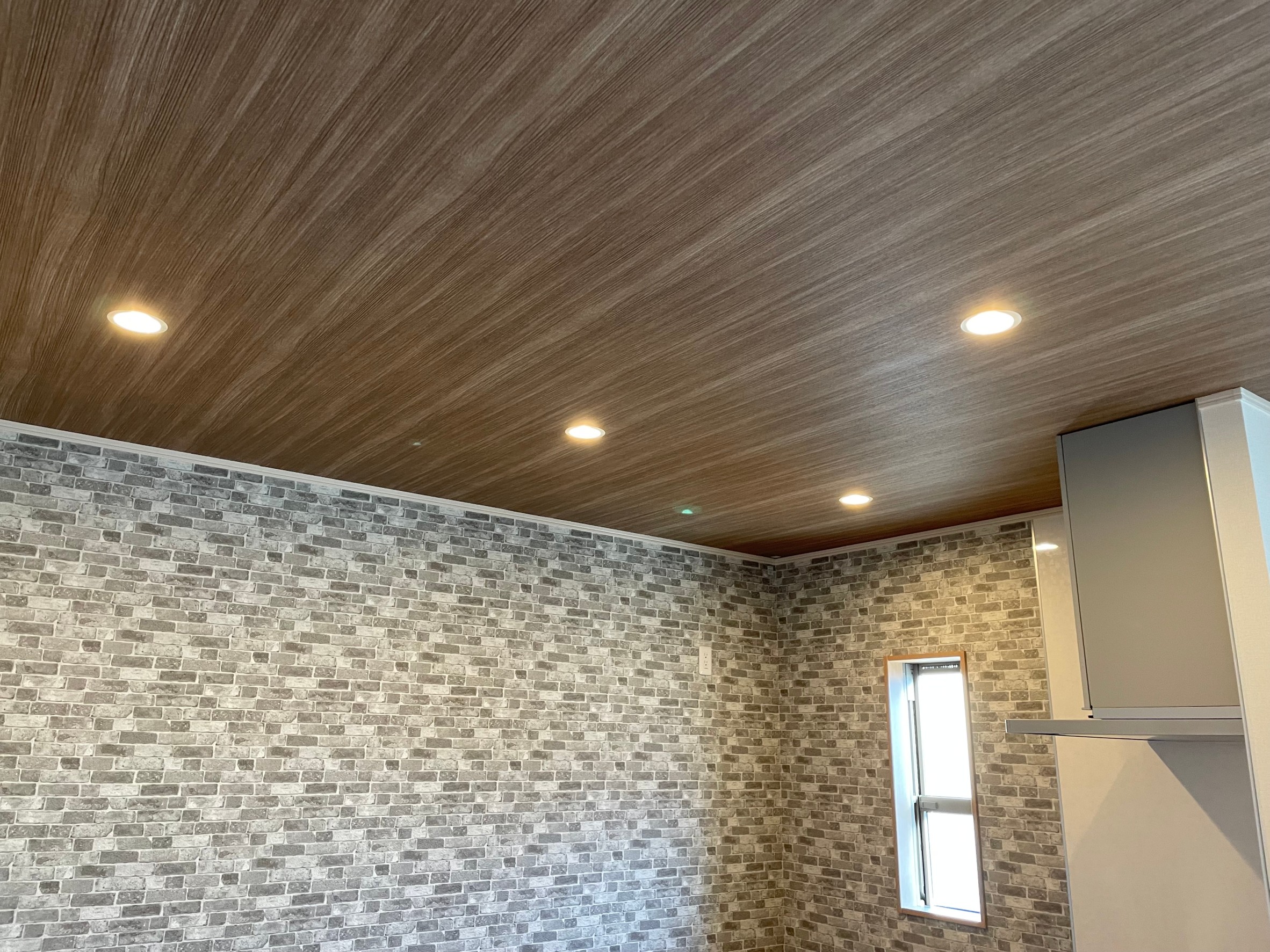 新築木造アパートの仕上げ工事